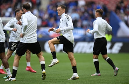 Florian Wirtz warms up before a Germany game