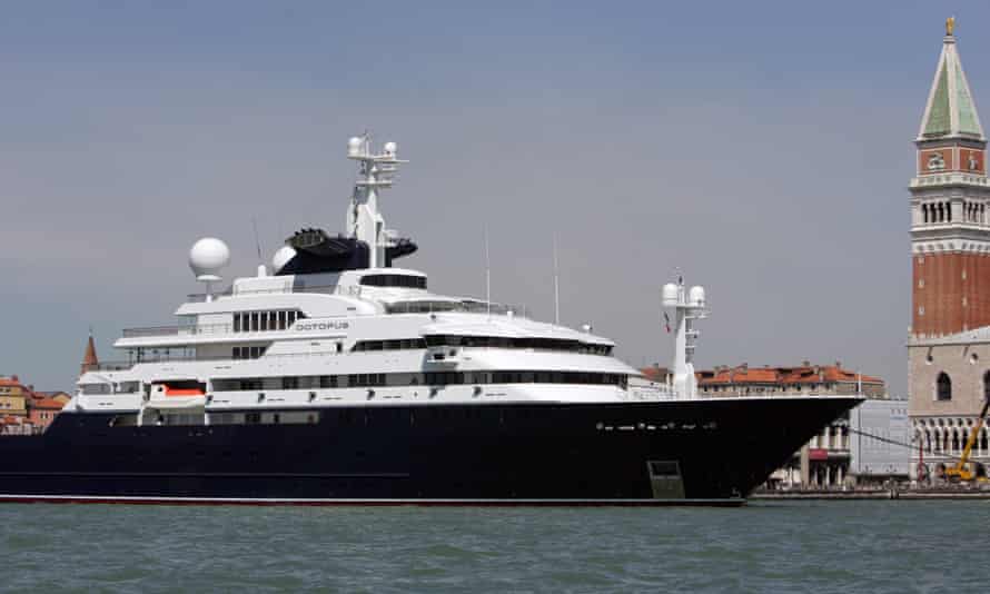 Die Octopus, die Milliardärsyacht von Microsoft Corp. Mitbegründer Paul Allen, legte 2005 am Canal Grande in Venedig an.