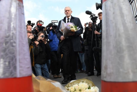 Jeremy Corbyn lays floers at the scene on Westminster Bridge.