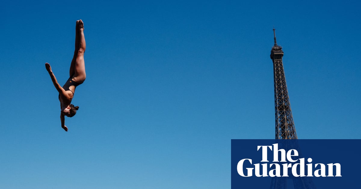 High divers take the plunge in Paris for a new test of reclaimed Seine’s water