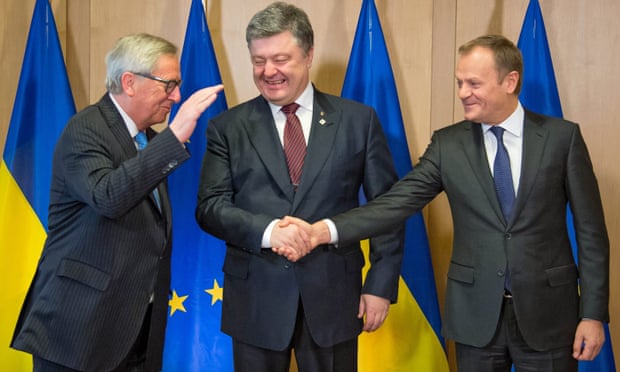 Ukrainian president Petro Poroshenko with Jean-Claude Junker (left) and EU Council president Donald Tusk (right) in March.