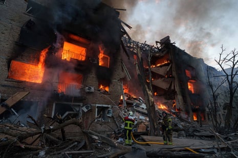 Ukraine war briefing: Zelenskyy sounds warning on Oreshnik missiles as Russia strikes Kyiv | Ukraine | The Guardian