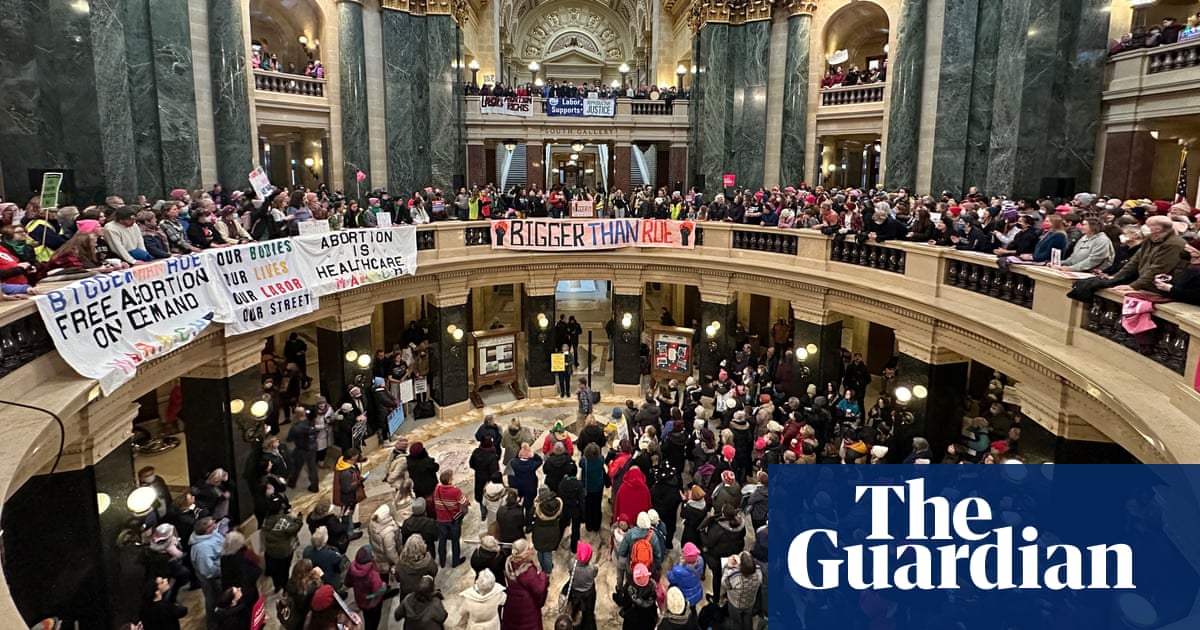 US: thousands turn up for first Women's March since Roe v Wade overturned – video