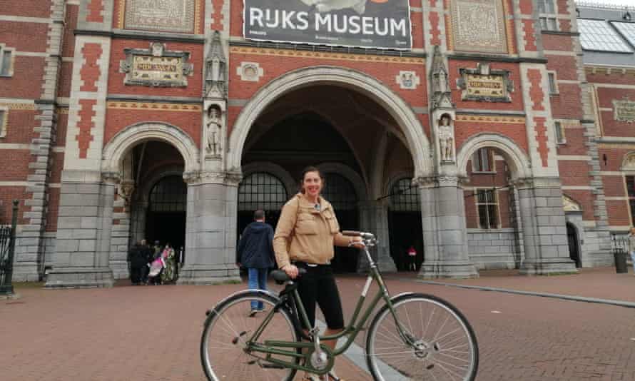The author and her bike at the Rijksmuseum