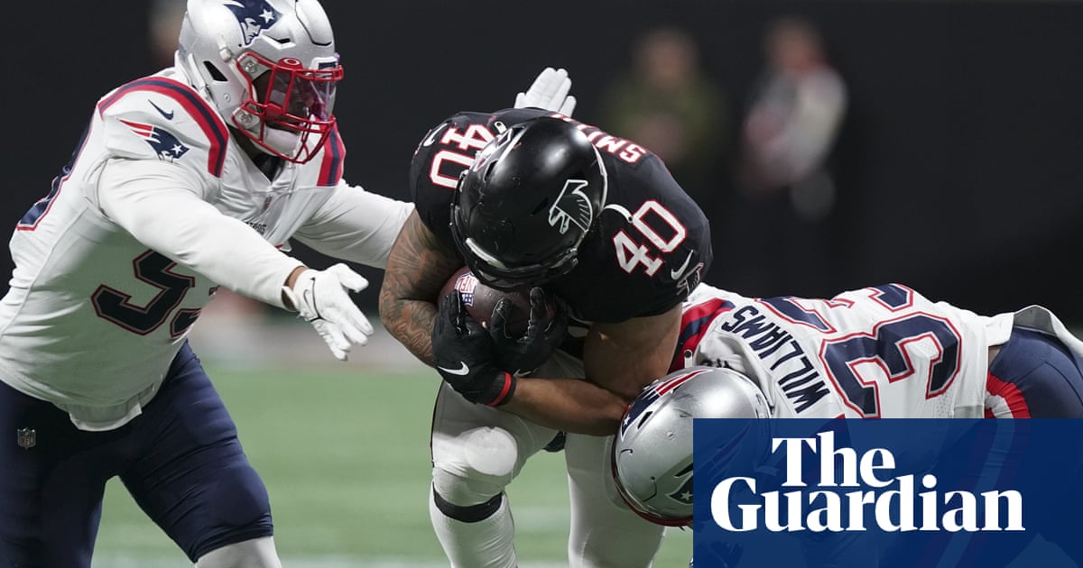 New England Patriots whitewash lowly Atlanta Falcons for fifth straight victory