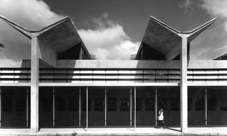College of Technology, Kumasi, Ashanti Region: close-up of the roof structure of the workshop