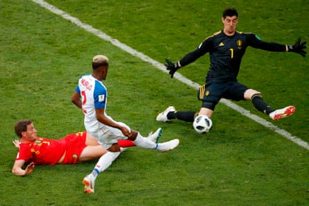Belgium goalkeeper Thibaut Courtois stretches to stop a shot by Panama’s Michael Murillo.