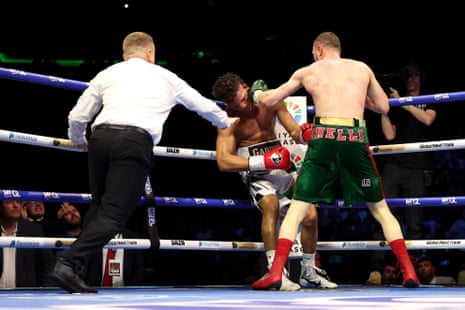 Zak Chelli knocks out David Morrell in the 10th and final round.