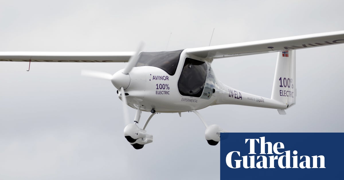 UK flight schools hire instructors for electric aircraft as fuel prices bite