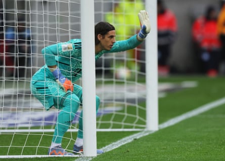 عاد يان سومر إلى بوروسيا بارك بعد فترة وجيزة من التوقيع مع بايرن ميونيخ كغطاء لمانويل نوير.