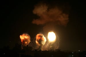 Gaza: smoke and flames rise after an Israeli airstrike in the Gaza Strip