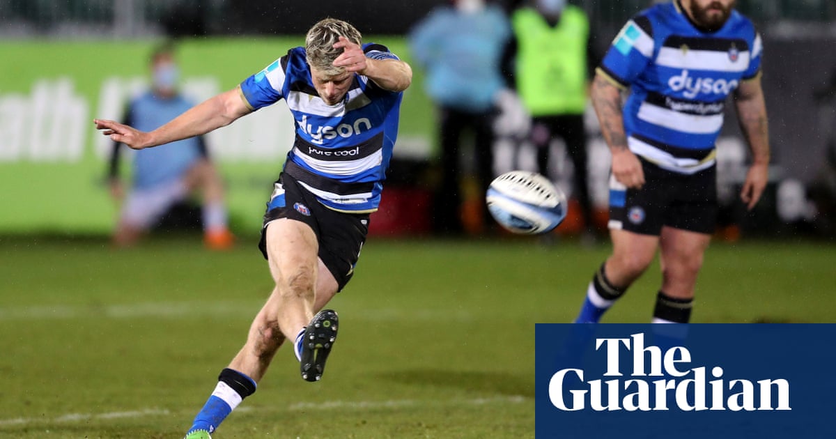 Rhys Priestland holds nerve to kick Bath to late win over Gloucester