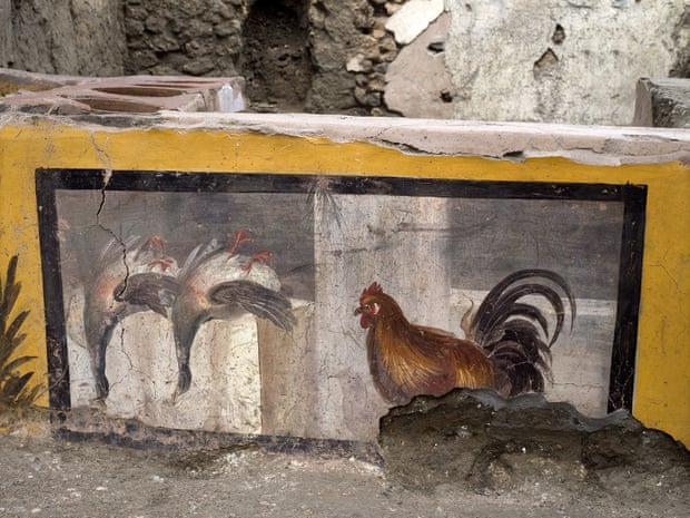 A painting is restored at the thermopolium.