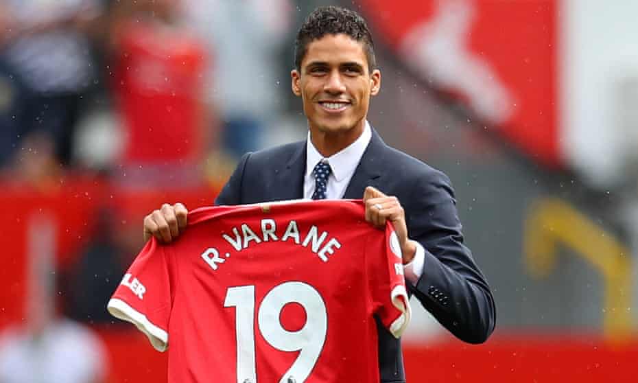 Raphaël Varane, the new Manchester United signing, was presented to the crowd at Old Trafford on Saturday.