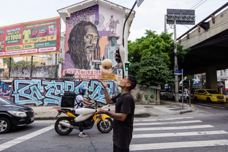 A mural of the Brazilian singer-songwriter and composer Luiz Melodia
