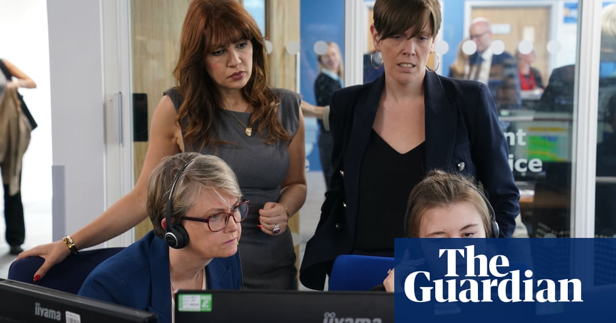 Domestic abuse specialists to be embedded in 999 control rooms Domestic abuse specialists to be embedded in 999 control rooms