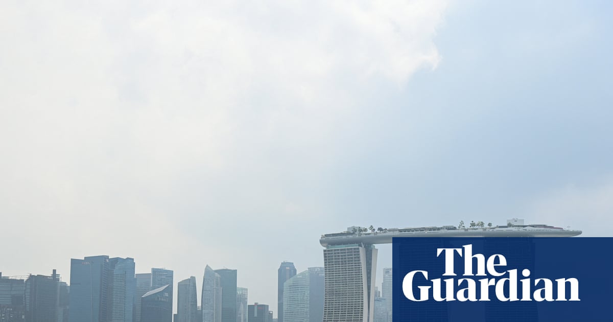Singapore boosts PM’s salary by $1m amid major pay rise for ministers Singapore boosts PM’s salary by $1m amid major pay rise for ministers
