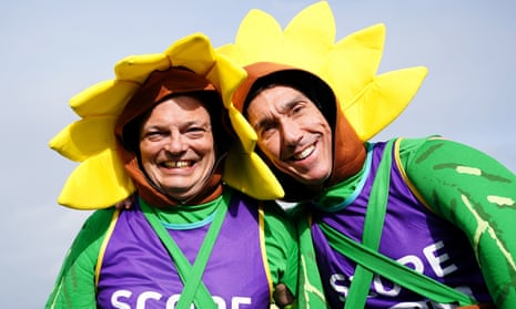 Back at the start line, more competitors arrive dressed for the occasion.