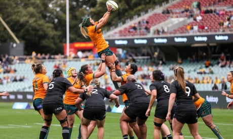 The Wallaroos in a lineout against the Black Ferns at Adelaide Oval