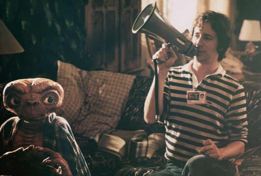 Behind the scenes on ET