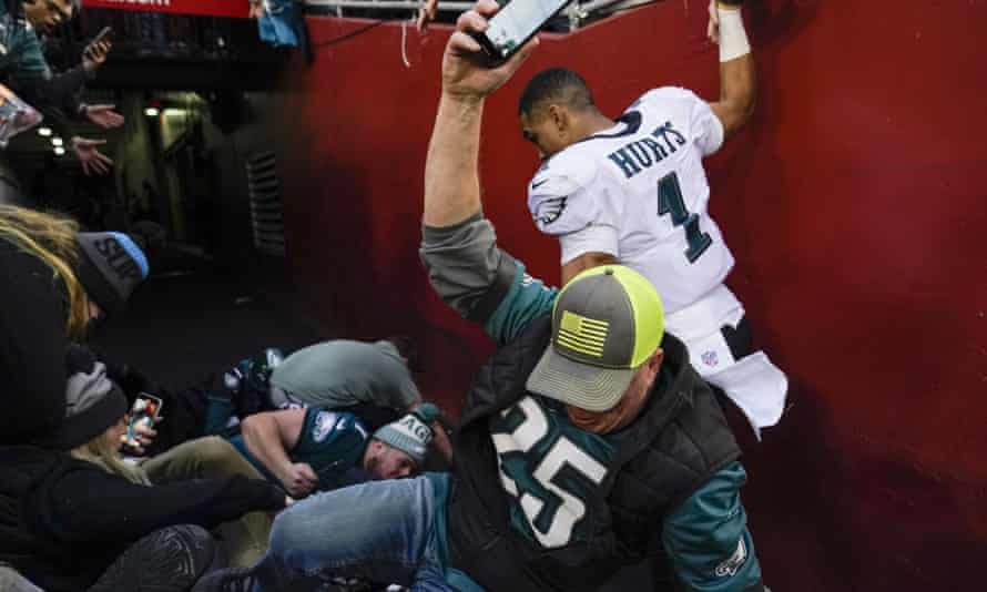 Philadelphia QB Jalen Hurts urges NFL to act over Washington barrier collapse | NFL 1 4896