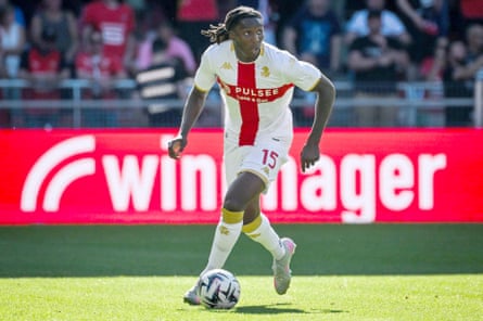 Brooke Norton-Cuffy in action in Genoa’s away kit, which features the St George’s Cross in a nod to the club’s heritage