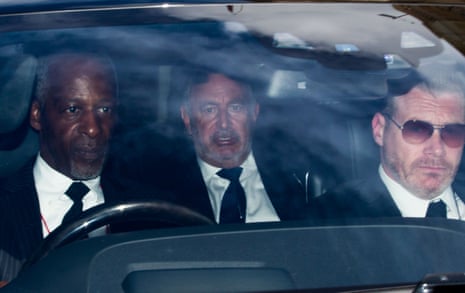 British businessman, and the chairman of Arcadia Group, Philip Green (C), leaves the Houses of Parliament in a car after being questioned by MPs on the fall of retailer BHS in London on June 15, 2016. Philip Green has apologised to the staff of collapsed retailer BHS, adding that he will “sort” the firm’s dilapidated pension scheme which has a £571 million black hole. / AFP PHOTO / DANIEL LEAL-OLIVASDANIEL LEAL-OLIVAS/AFP/Getty Images
