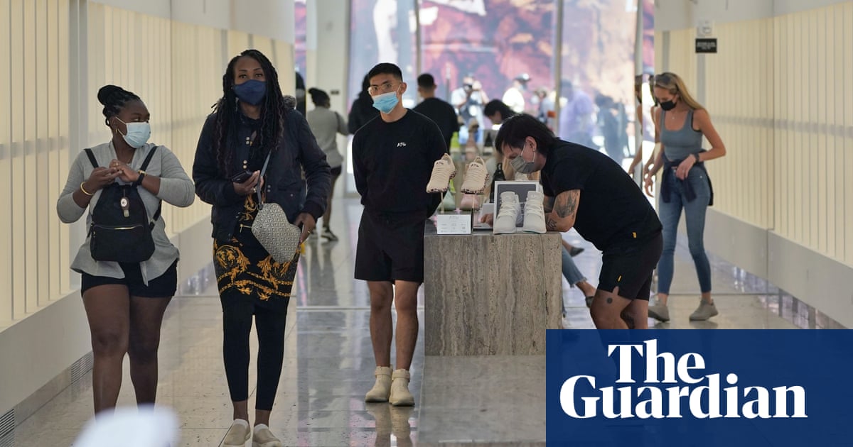 Los Angeles to require mask-wearing indoors again as Covid cases climb