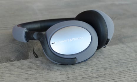 Bowers & Wilkins PX7 review