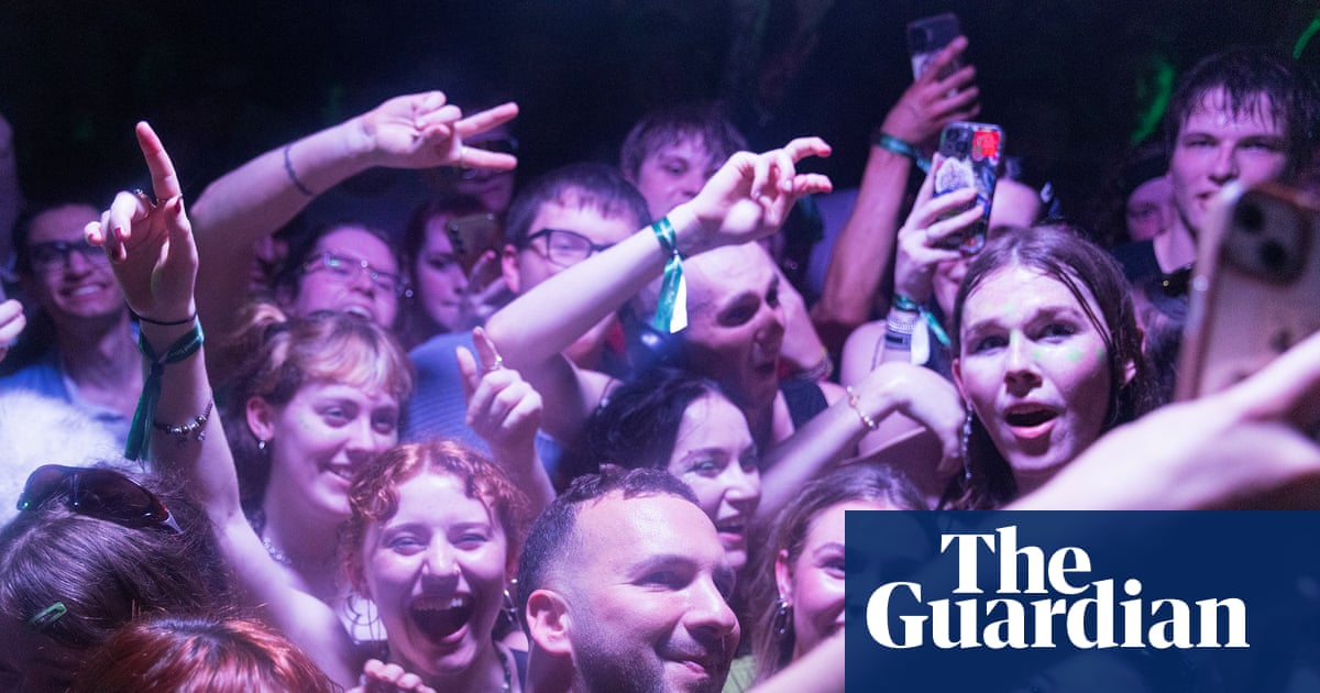 «Танцы — это сопротивление»: Зак Полански и «Зеленые» устраивают вечеринку для рейверов