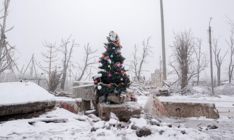 A Christmas tree stands resilient in the war-torn crossroad between Bakhmut, Klishchiivka, and Kostiantynivka, witnessing some of the most gruesome battles in this war. Positioned closest to the Russian positions, Bohdan describes it as the most important Christmas tree in the country.