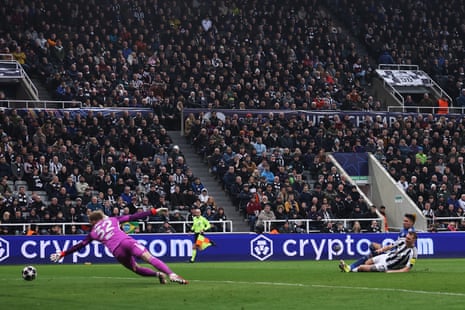 Camilo Duran fires a shot past Newcastle’s keeper Aaron Ramsdale to pull a goal back for Qarabag.