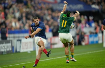 Cheslin Kolbe charging down Thomas Ramos’s attempted conversion