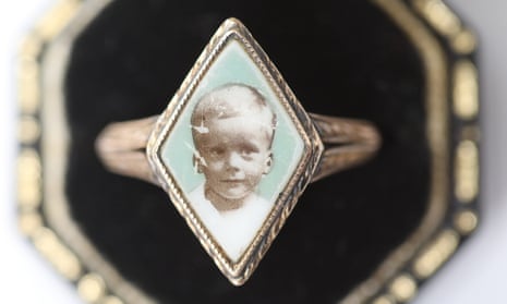At Auction: VINTAGE GOLD FILLED JUMP RINGS WATCH JEWELRY MAKING