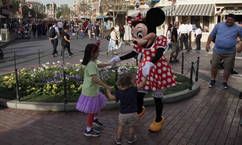 A major measles outbreak traced to Disneyland has brought criticism down on the small but vocal movement among parents to opt out of vaccinations.