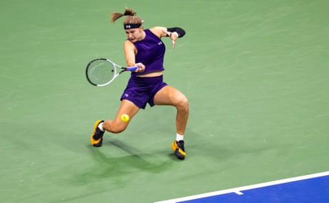 Karolína Muchová fires a forehand back to Venus Williams.