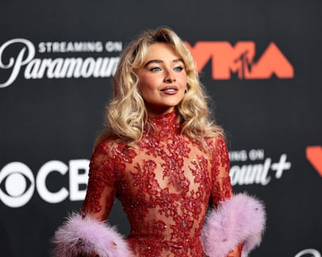 2025 MTV Video Music Awards - ArrivalsELMONT, NEW YORK - SEPTEMBER 07: Sabrina Carpenter attends the 2025 MTV Video Music Awards at UBS Arena on September 07, 2025 in Elmont, New York. (Photo by Dimitrios Kambouris/Getty Images)