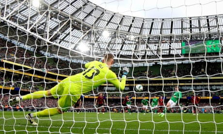 Evan Ferguson misses penalty as Ireland come close to shocking Belgium