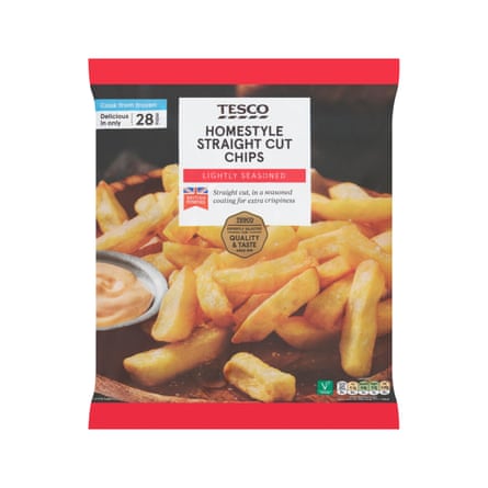950g container of Tesco Homestyle Straight Cut Oven Chips.