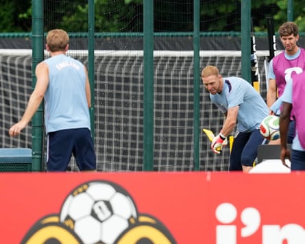 England’s World Cup 2026 football squad play cricket during training at their team base in Kansas City, Missouri.