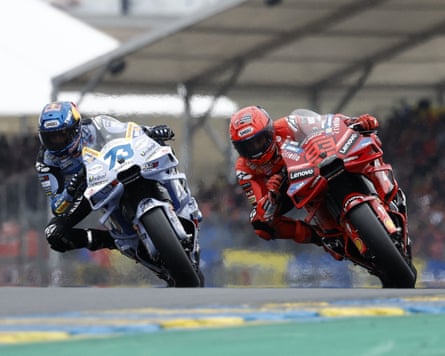Marc Márquez (right) leads brother Alex Márquez in the riders’ standings after Alex crashed at Le Mans.