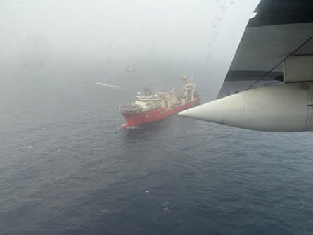 The Bahamian research vessel Deep Energy arrives in the area for OceanGate’s Titan submersible.