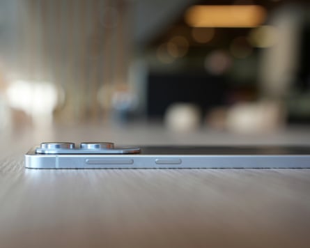The camera cluster of the Samsung Galaxy S25 Edge.