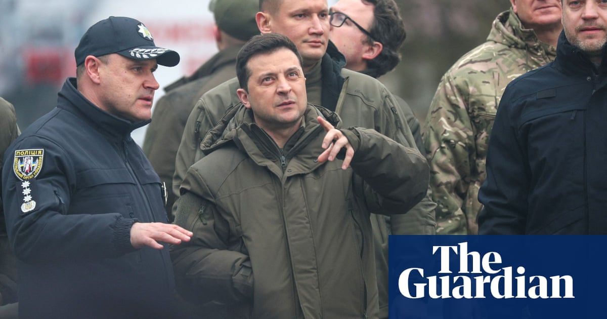 Panic is our enemy’s best friend, says Ukraine president – video