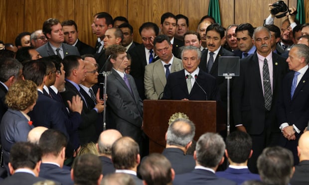 Temer addresses his newly sworn-in ministers.