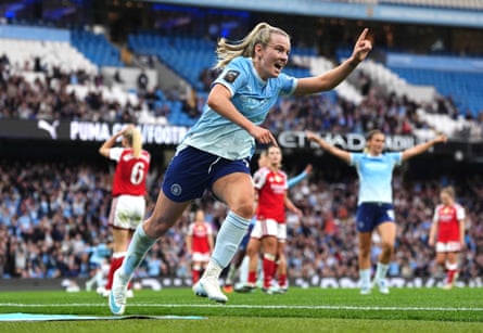 Lauren Hemp celebrates scoring Manchester CityâÂÂs third goal against Arsenal