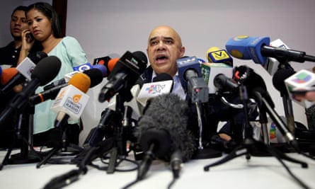 Jesus Torrealba, leader of Venezuela’s coalition of opposition parties (MUD), said at a news conference in Caracas on 21 October: ‘We cannot docilely accept what is happening.’