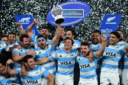 Argentina celebrates after the historic win at Jose Amalfitani Stadium.