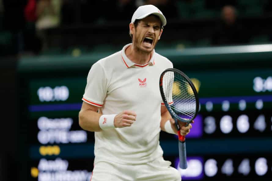 Andy Murray celebrates his victory.
