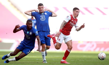 Héctor Bellerín (right) speeds away from Chelsea’s Antonio Rüdiger (left) to set up the winner for Arsenal in the FA Cup final on Saturday.